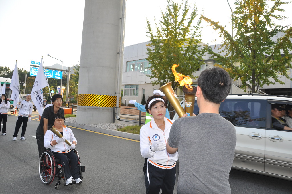 제32회 전국장애인체육대회 의정부 성화봉송 주자3