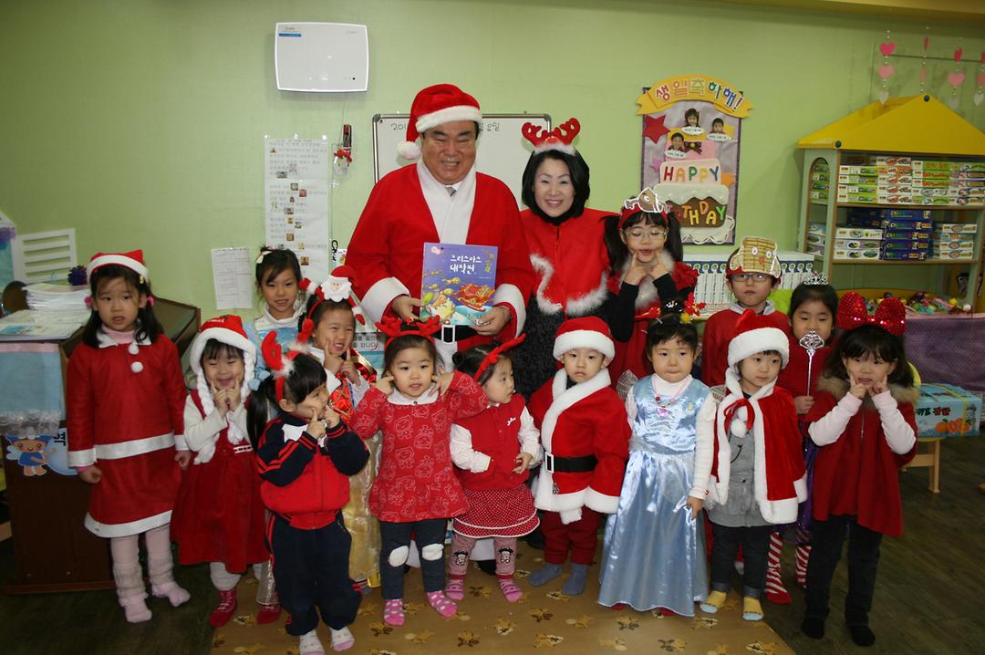 어린이집 산타행사 재능봉사3