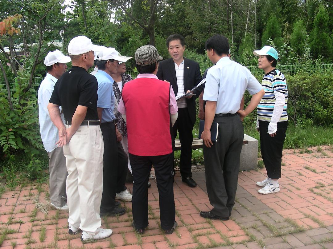 장암동 중랑천변 게이트볼장과 신곡동 능골교 하부생활체육시설 설치관련 민원현장 확인4