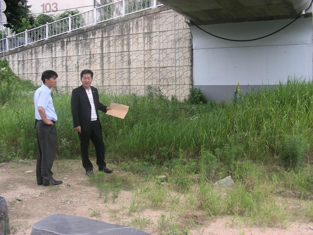 장암동 중랑천변 게이트볼장과 신곡동 능골교 하부생활체육시설 설치관련 민원현장 확인3