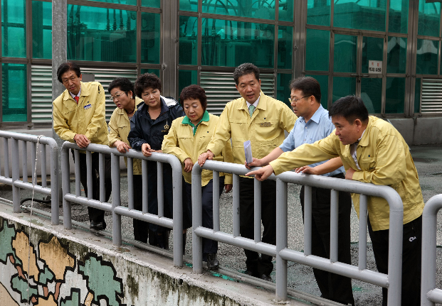 도시건설위원회, 집중호우에 따른 상습 침수지역 현장 점검1