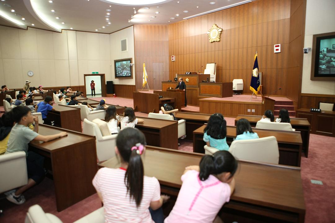 용현초등학교 의회 방문 (2011. 6. 7)1