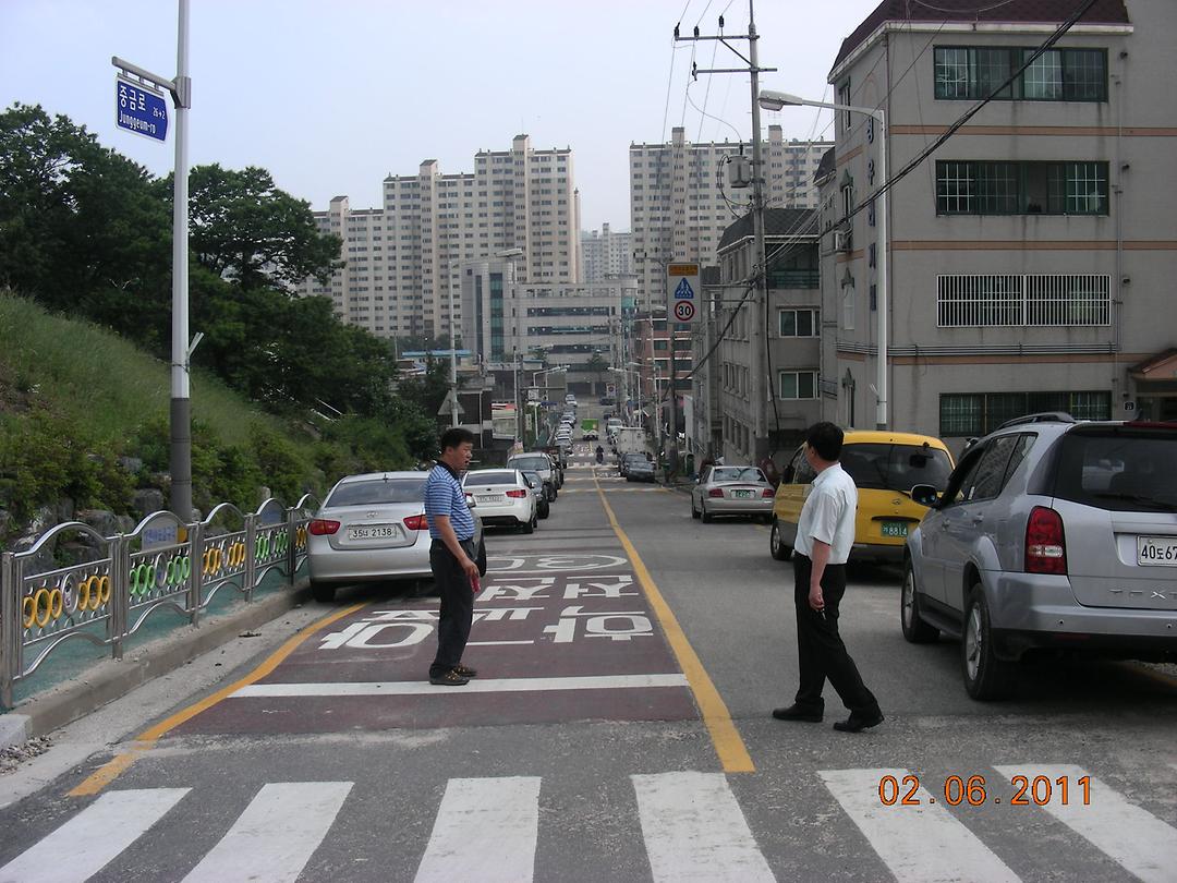 금오초등학교 통학로 방범cctv 설치 및 파손도로 보수 민원 확인4