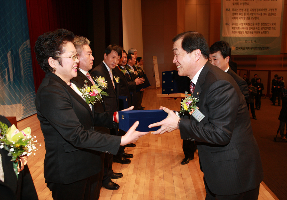 안정자 의원, “제3회 지방의정봉사대상” 수상2