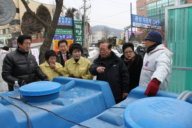 구제역 특별방역초소 근무자 격려1
