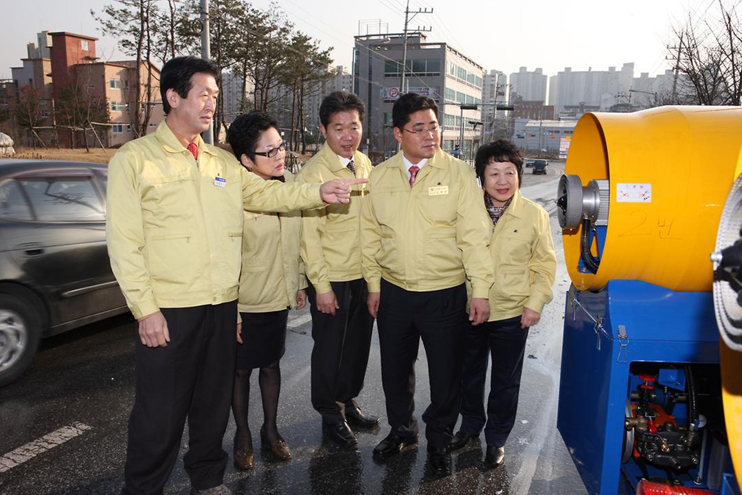 구제역 예방 특별방역활동 관계자 격려1