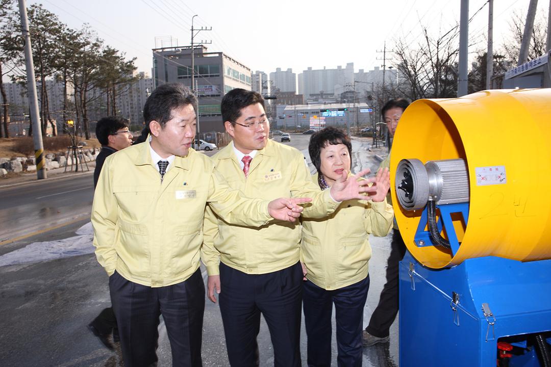 구제역 예방 특별방역활동 관계자 격려2