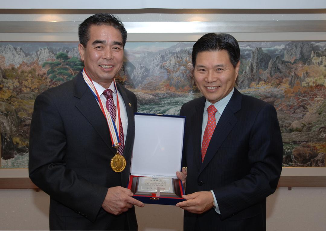 20100304 제7회 의정대상 수상1