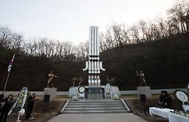 2016  丙申年  현충탑 참배