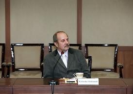 쿠제닉스 인형극단 의회방문