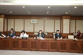 러시아 비로비잔 쿠제닉스 인형극단 의회방문