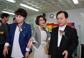 송민학교 개교 기념식