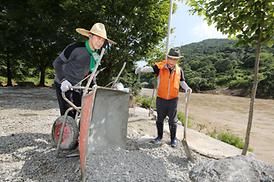 괴산군 수해복구 자원봉사 구슬땀 흘려