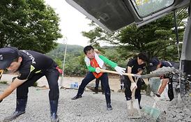 괴산군 수해복구 자원봉사 구슬땀 흘려