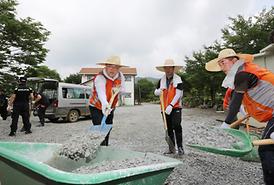 괴산군 수해복구 자원봉사 구슬땀 흘려