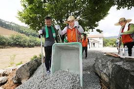 괴산군 수해복구 자원봉사 구슬땀 흘려