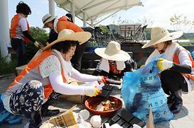 괴산군 수해복구 자원봉사 구슬땀 흘려