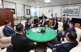 중국 단둥시 대표단 의회 방문