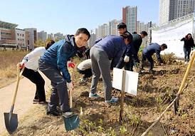 제74회 식목일 나무심기 행사