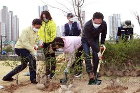 제76회 식목일 나무심기 행사