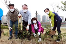 제76회 식목일 나무심기 행사