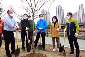 제76회 식목일 나무심기 행사