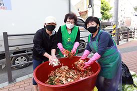 흥선동새마을부녀회 김치담금 행사