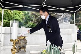 현충탑 참배