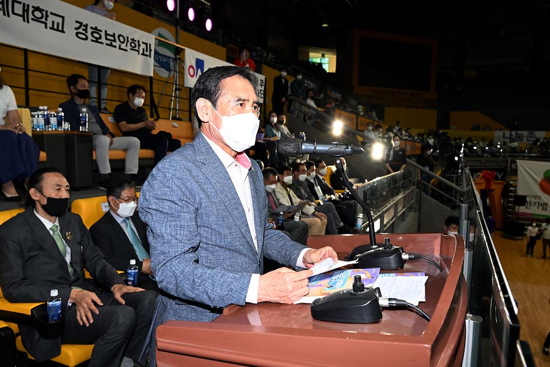 의정부시의회 오범구 의장, 2022 스타와 함께하는 희망농구 자선경기 축하1