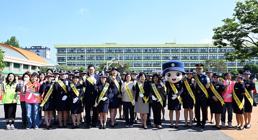 의정부시의회,  ‘어린이 교통 안전 캠페인’ 동참1