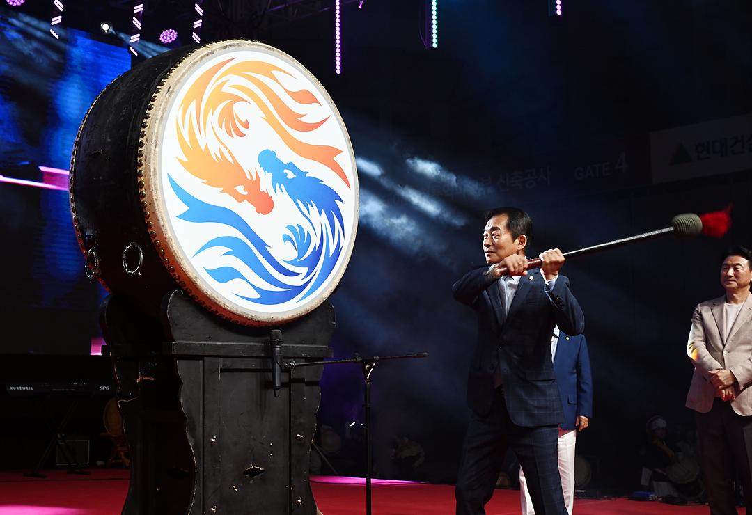 의정부시의회, 제53회 시민의 날 기념식 및 제39회 회룡문화제 참여3