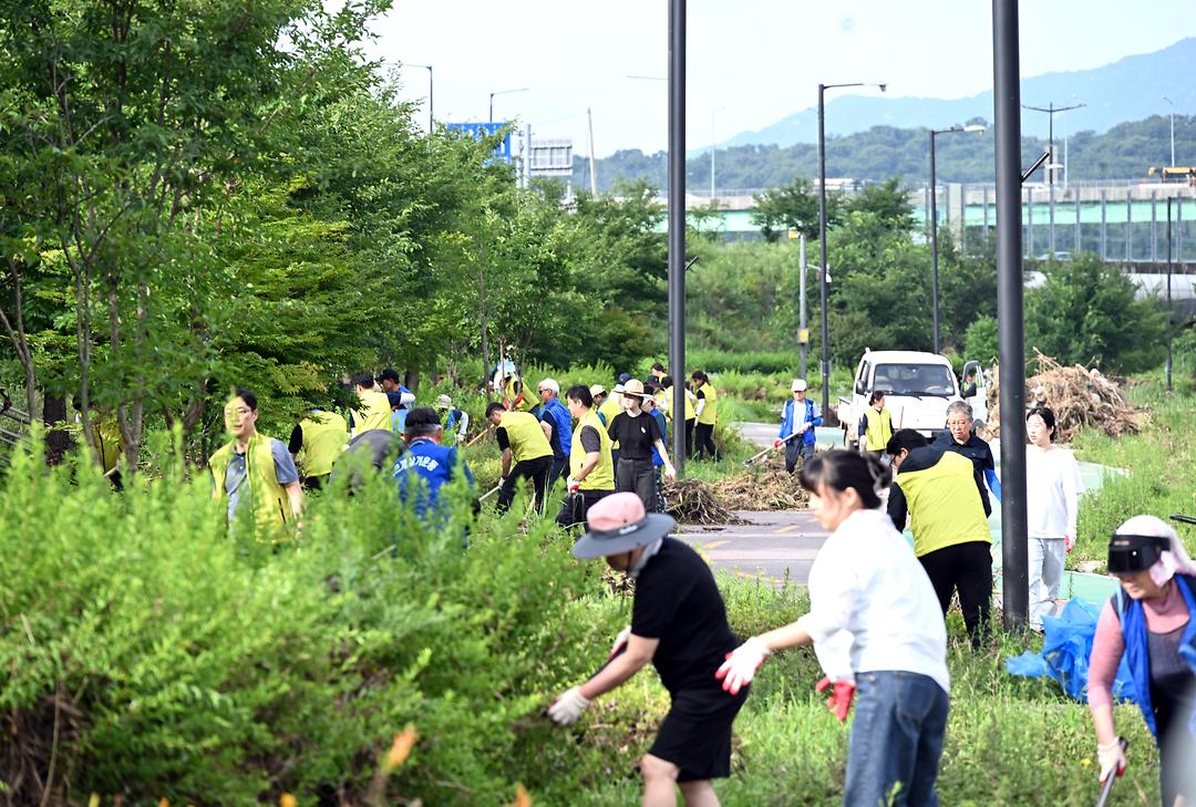 의정부시의회, 집중호우 피해 현장 찾아  수해복구 활동 펼쳐1